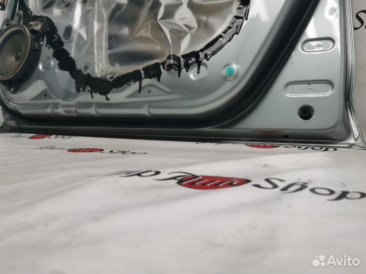 Дверь передняя правая Toyota Yaris II