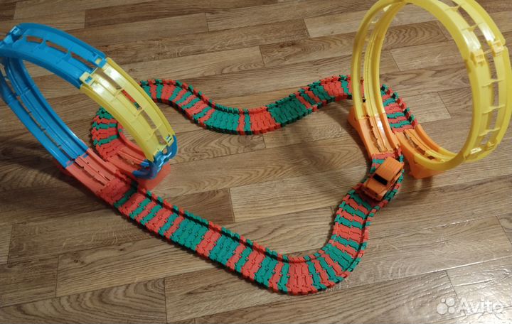 Машинка с трассой