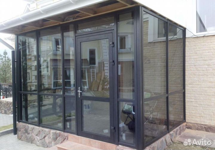 Входные группы под ключ (остекление)