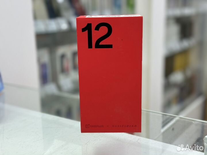 OnePlus 12, 12/256 ГБ
