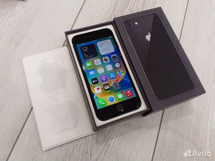 iPhone 8, 64 ГБ