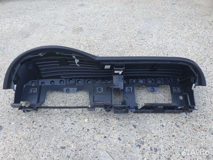 Верхняя часть торпедо (накладка) для Mercedes W221