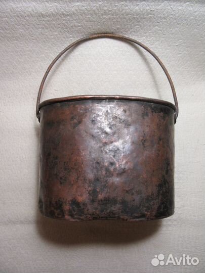 Царский котелок, произведенный в Японии