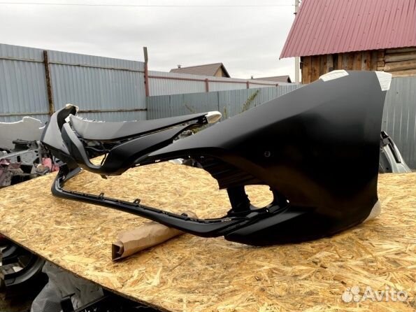 Передний бампер Toyota Camry 70 новый