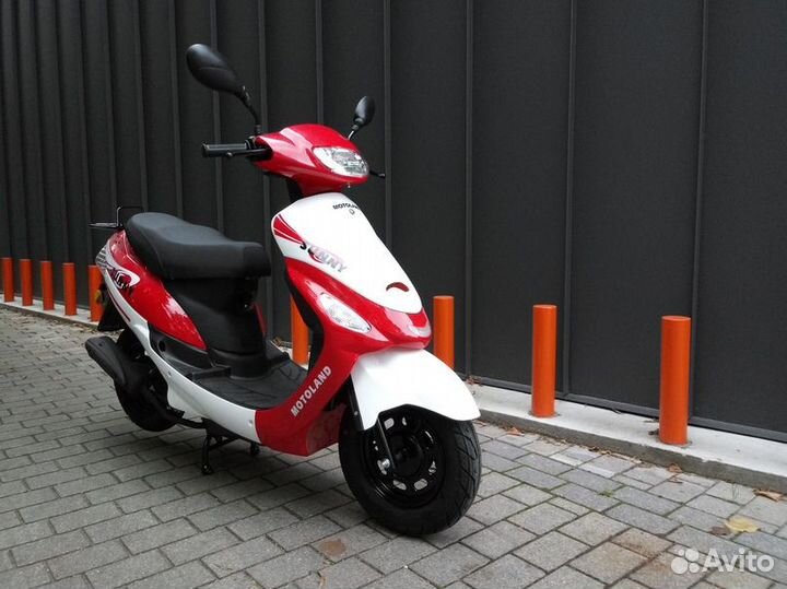 Новенький компактный мотороллер Sunny 50 2023