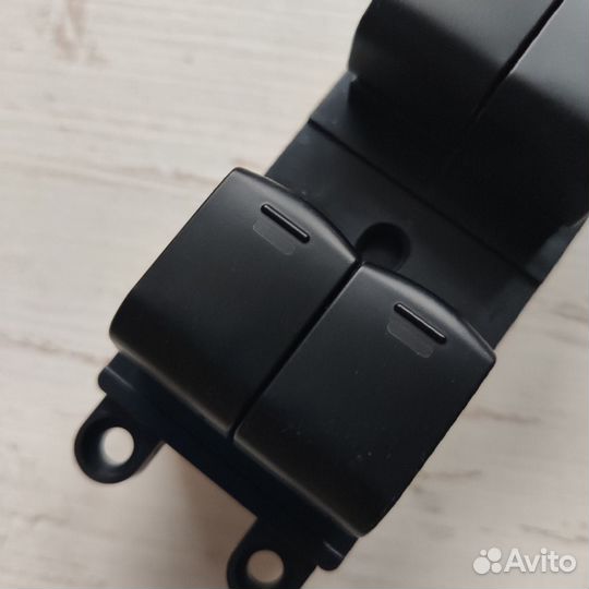 Блок управления стеклоподъемниками Nissan Xterra N