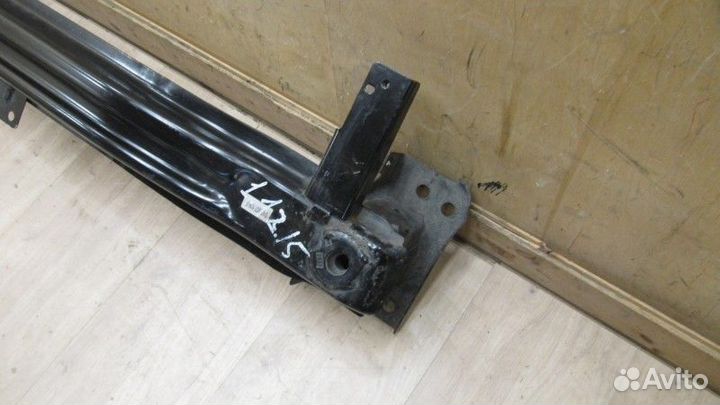 Усилитель переднего бампера Volkswagen Tiguan 2007