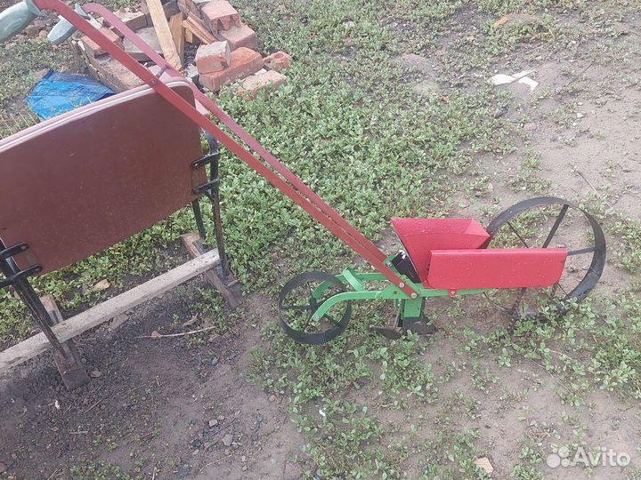 Сеялка ручная