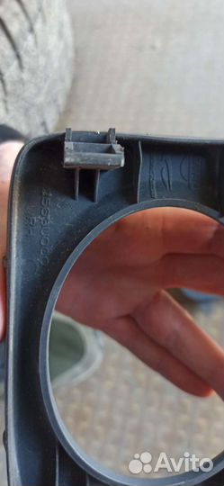 Оправы (маски) противотуманок Nissan Cube z11