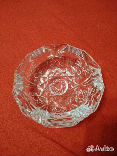 Продаю хрустальную пепельницу
