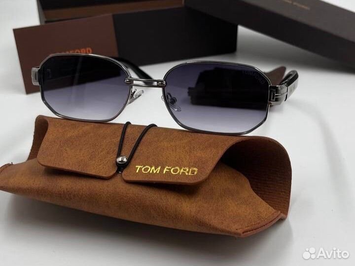 Солнцезащитные очки Tom Ford