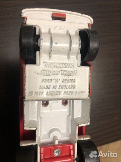 Модель автомобиля Форд транзит