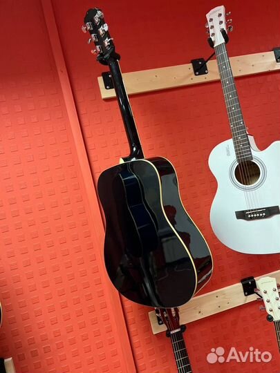 Гитара с чехлом