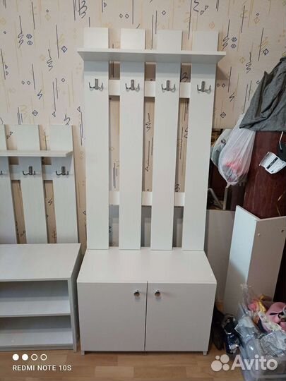 Продам вешалку в прихожую