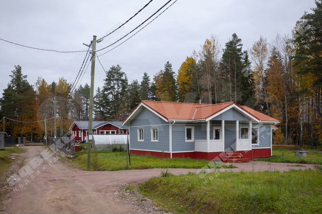 Коттедж 105 м² на участке 10,4 сот.