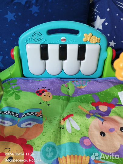 Детский коврик с пианино