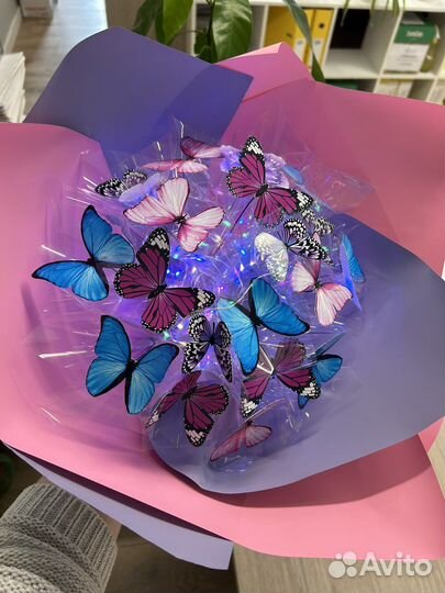 Бабочки с гирляндой