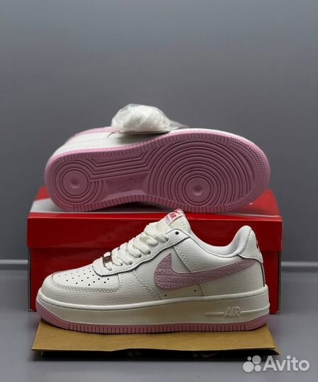 Кроссовки женские Nike