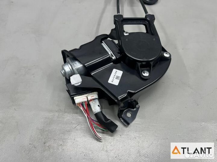 Доводчик двери задний левый toyota noah, voxy