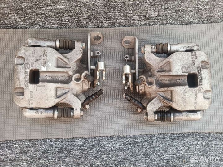 Mazda 3 BM/BN суппорт задний(пара)