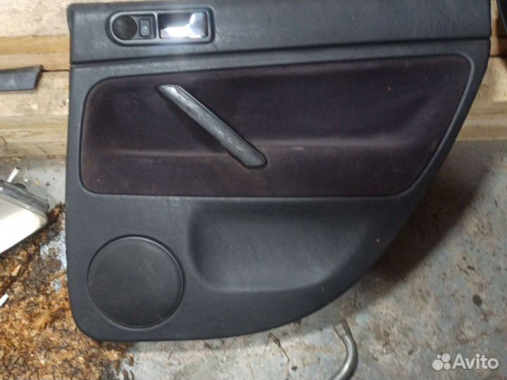 Дверные карты Volkswagen passat 2004 г