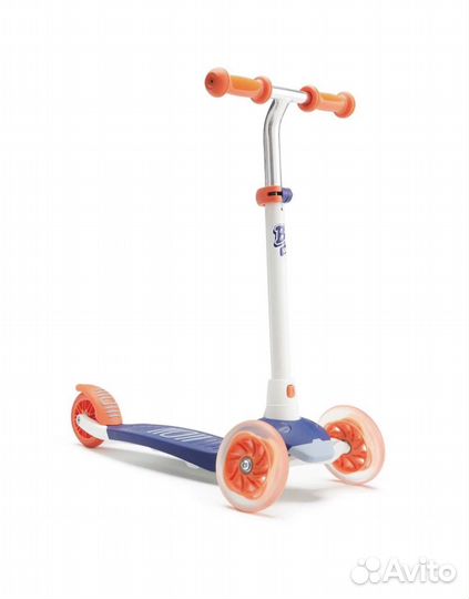 Самокат трехколесный