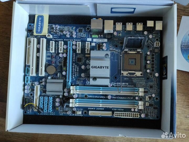 Материнская плата от Gigabyte EP45-T-UD3LR