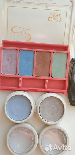 Тени для век с перламутром