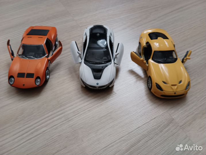 Коллекционные машинки bmwi8 Lamborghini str Viper