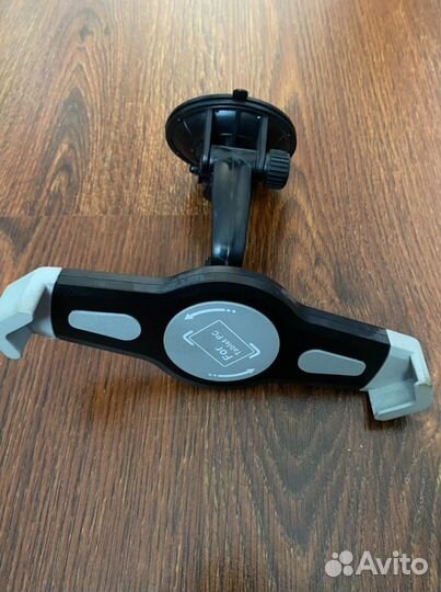 Держатель для планшета в машину