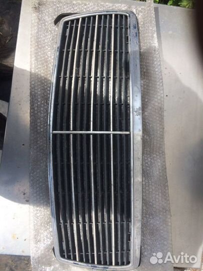 Облицовка радиатора мерседе -бенц