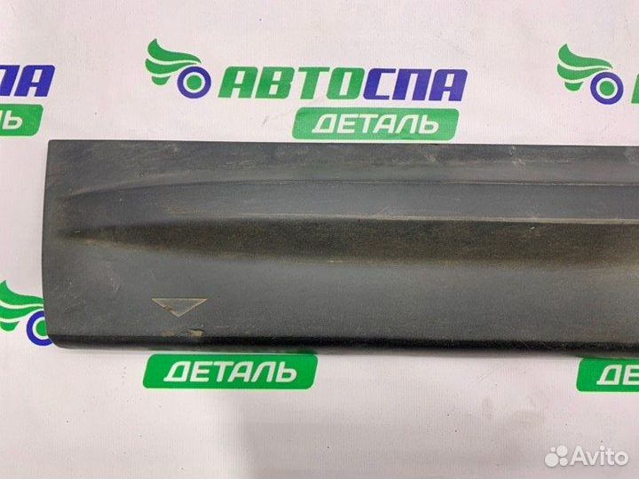 Молдинг двери передний левый Land Rover Freelander