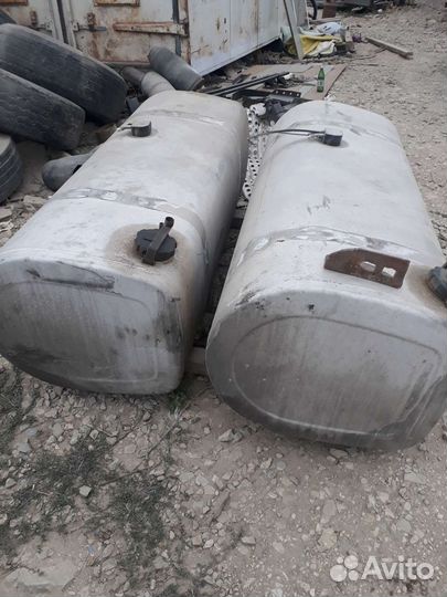Топлиывные баки