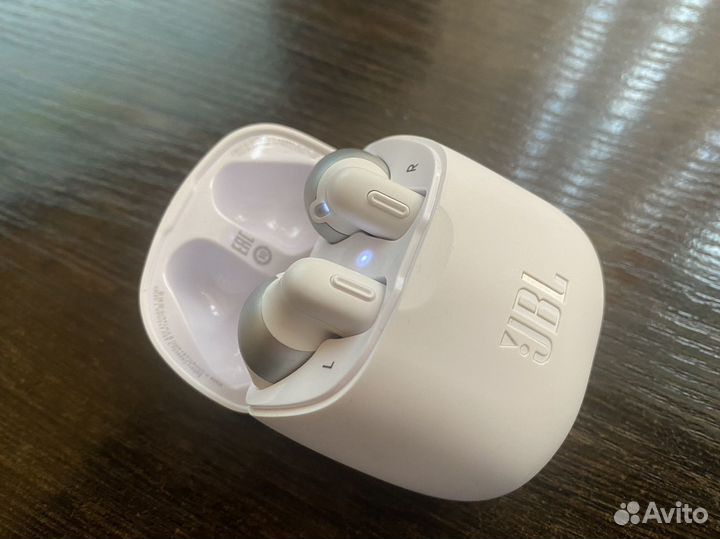 Bluetooth наушники JBL Tune225TWS White