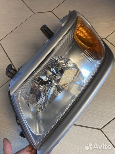 Фара правая mitsubishi pajero sport