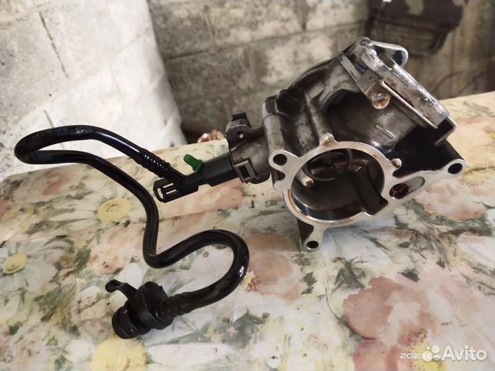 Вакуумный насос audi 06J145100C