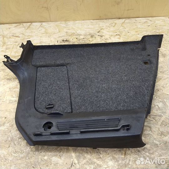 Обшивка отсека багажника правая Volkswagen Tiguan