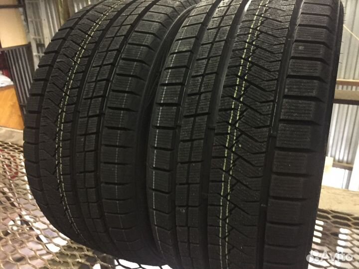Vitour Ice Line 245/45 R19 и 275/40 R19