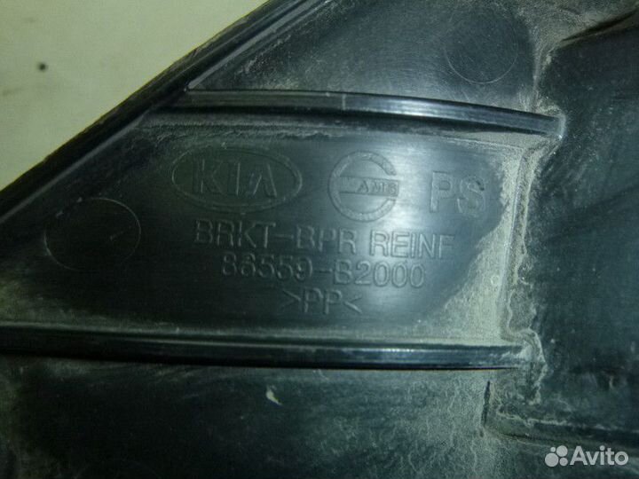 Кронштейн решетки радиатора KIA soul 2014