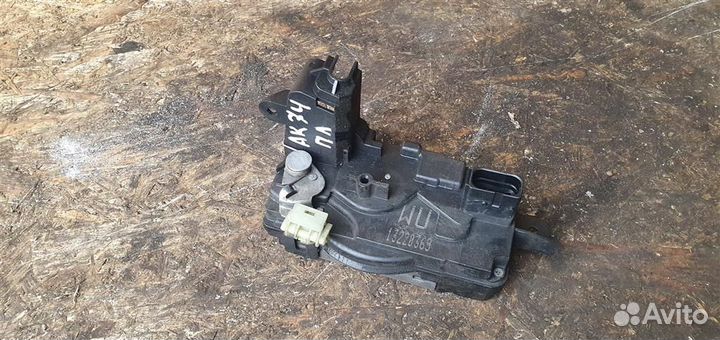 Замок двери передней левой Opel Astra H 2004-2014