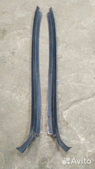 Молдинг лобового стекла Toyota Cresta GX93