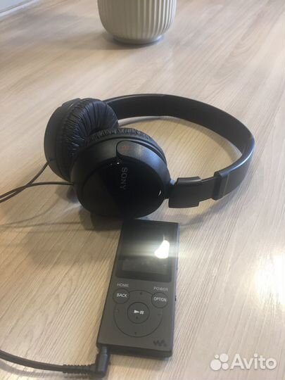 Mp3 плеер sony walkman с наушниками