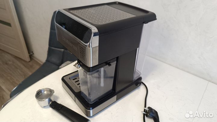 Кофеварка рожковая Polaris PCM 1535E