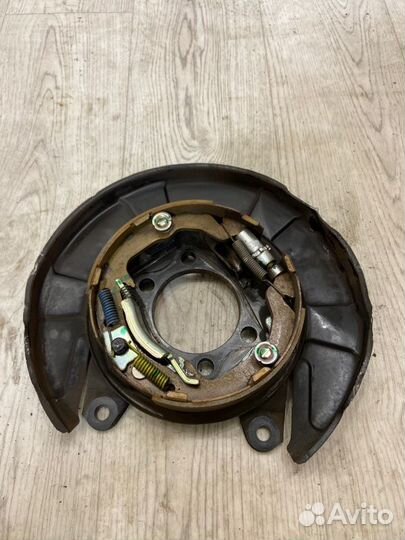 Механизм ручного тормоза задний правый Mitsubishi