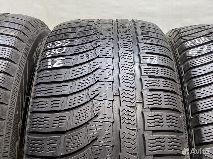 Nokian Tyres WR A4 235/50 R18