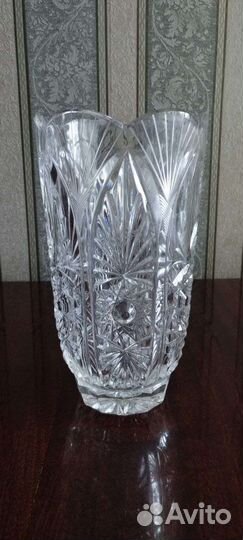 Хрустальная ваза
