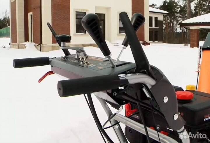 Снегоуборщик Daewoo Dast 1590 гусеничный