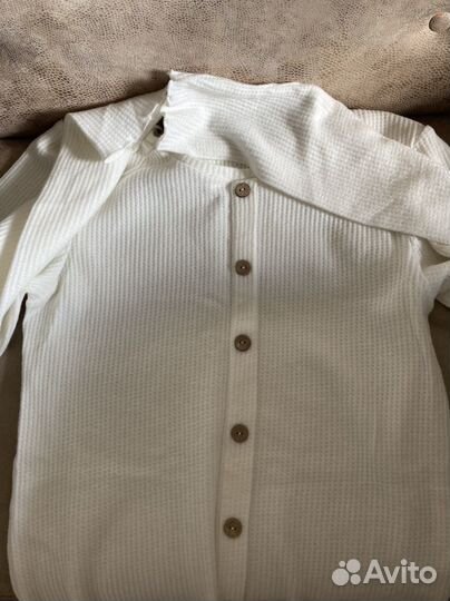 Белый джемпер на пуговицах zara