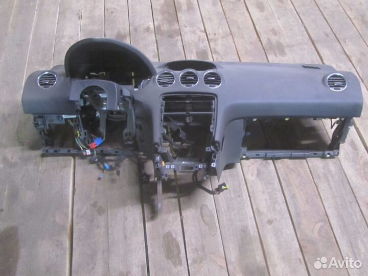 Торпедо для Peugeot 308 I 2007-2015 с подушкой