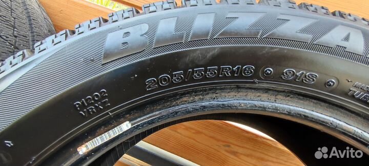 Bridgestone Blizzak VRX 205/55 R16 91S